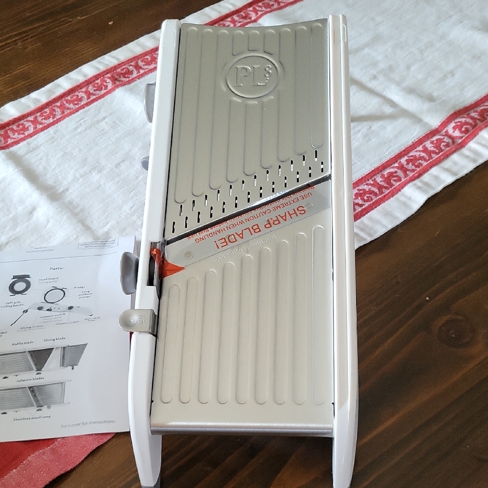 PL8 Professional Mandoline Slicer in White and Black